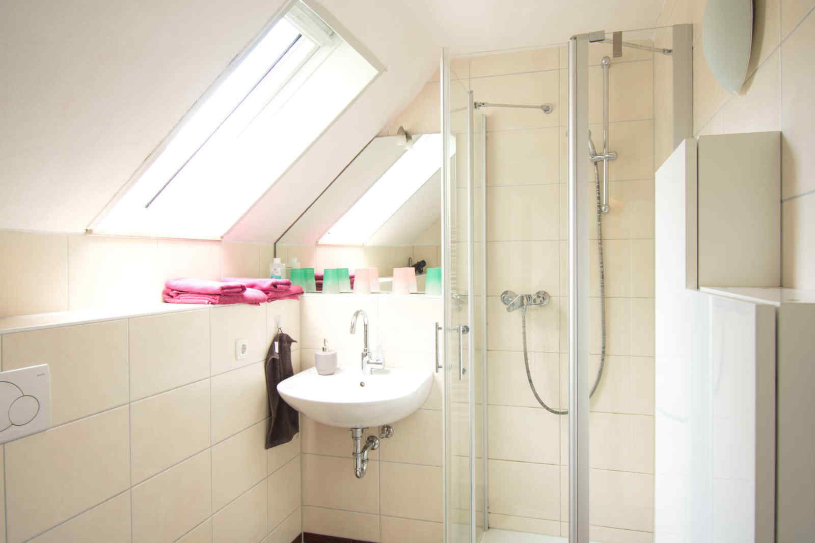 Badezimmer mit Dusche